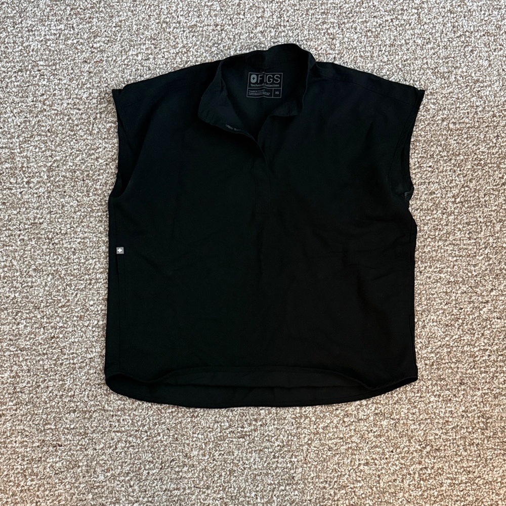 FIGS women’s Black Shirt